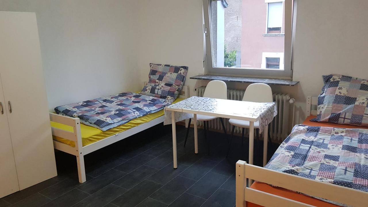 Handwerker Unterkunft Monteurzimmer Mit Gemeinschaftsbad In Brebach Σααρμπρύκεν Εξωτερικό φωτογραφία